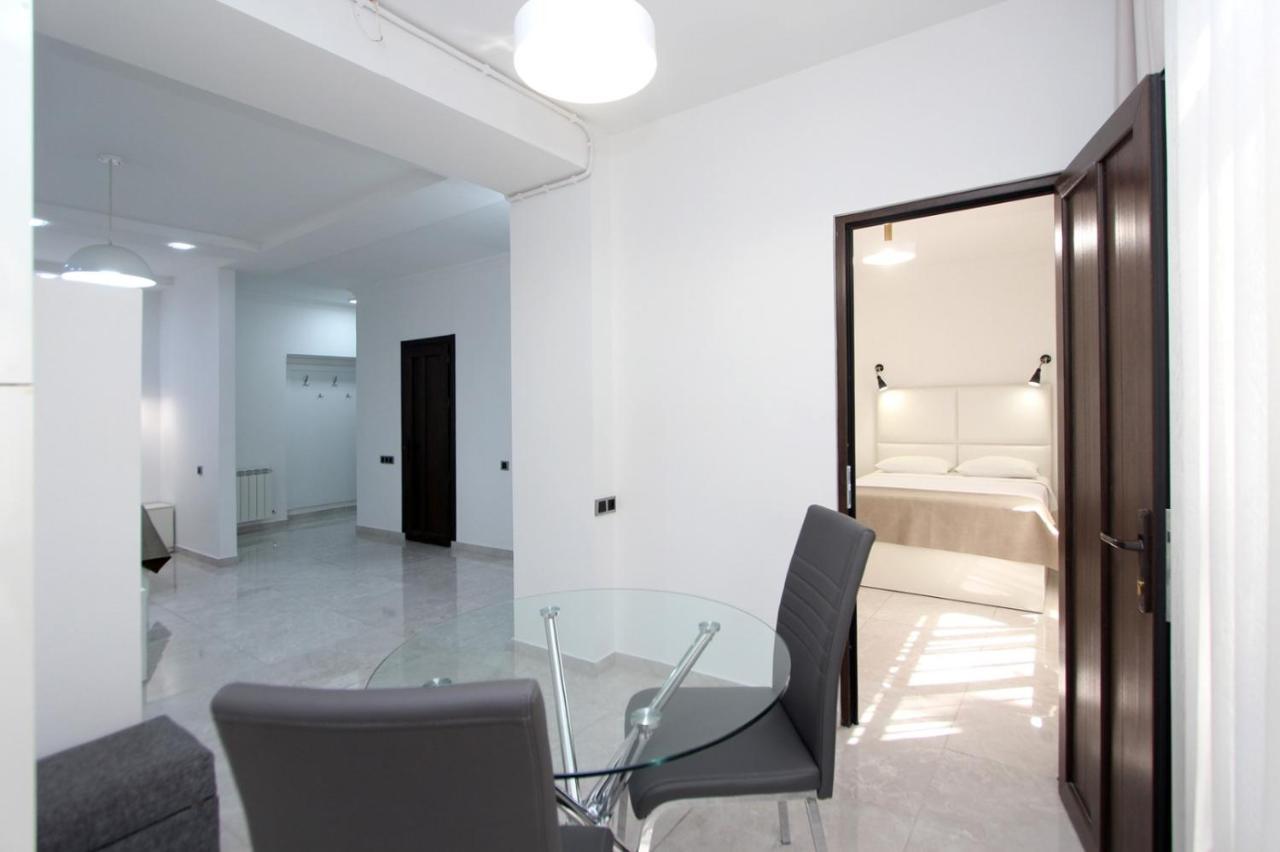 Appartment Lux, 2 Bedroom Ereván Exterior foto