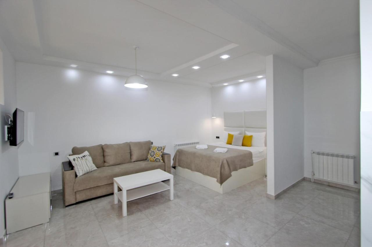 Appartment Lux, 2 Bedroom Ereván Exterior foto